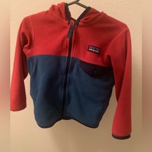 EUC PATAGONIA Soft hooded zip up fleece 2T ❤️💙